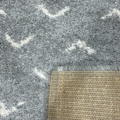 Cream and Grey 3D Shaggy Carpet, 120 x 170 cm - Soft and luxurious home decor, showing the border of the carpet.